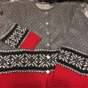 Winter Snowflake Sweater with Horse & Buggy Buttons Size Medium